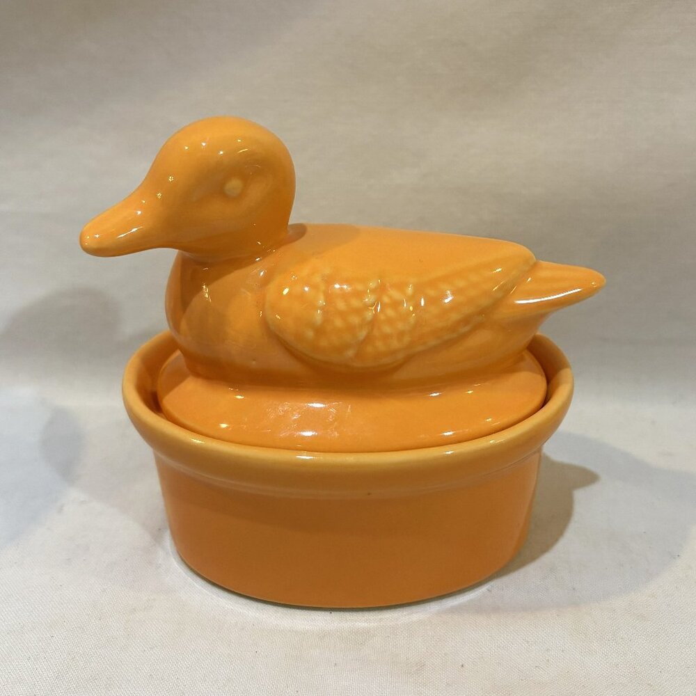 BIA Bakeware Duck on Nest Ramekin Lidded Trinket Box Orange